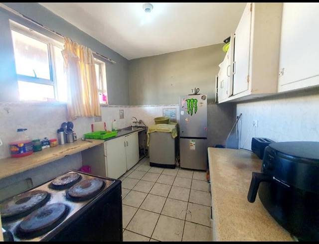 2 BEDROOM APARTMENT FOR SALE IN UMKOMAAS